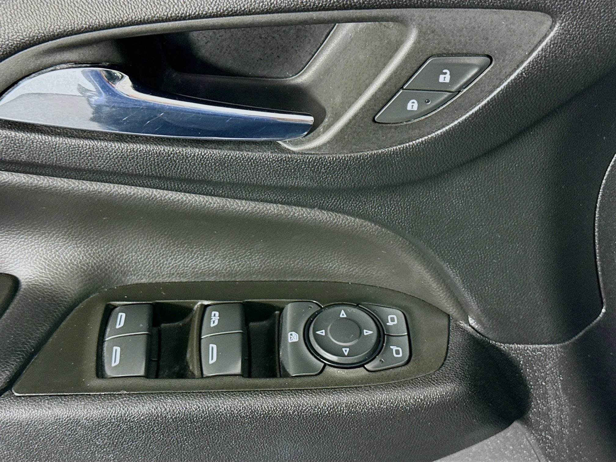 Used 2022 Silver Ice Metallic Chevrolet LT image 20
