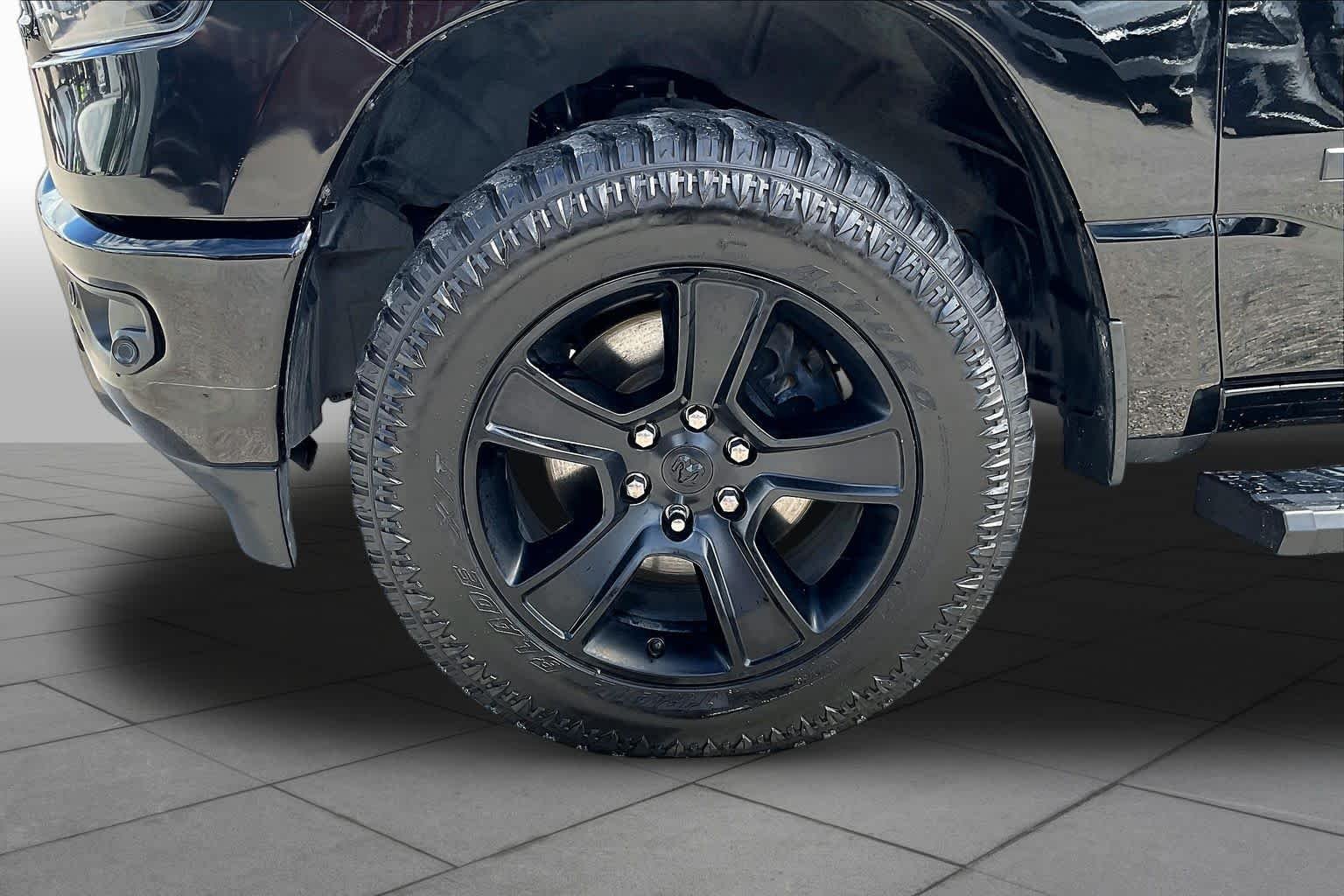 Used 2020 Diamond Black Crystal Pearlcoat Ram Lone Star image 11