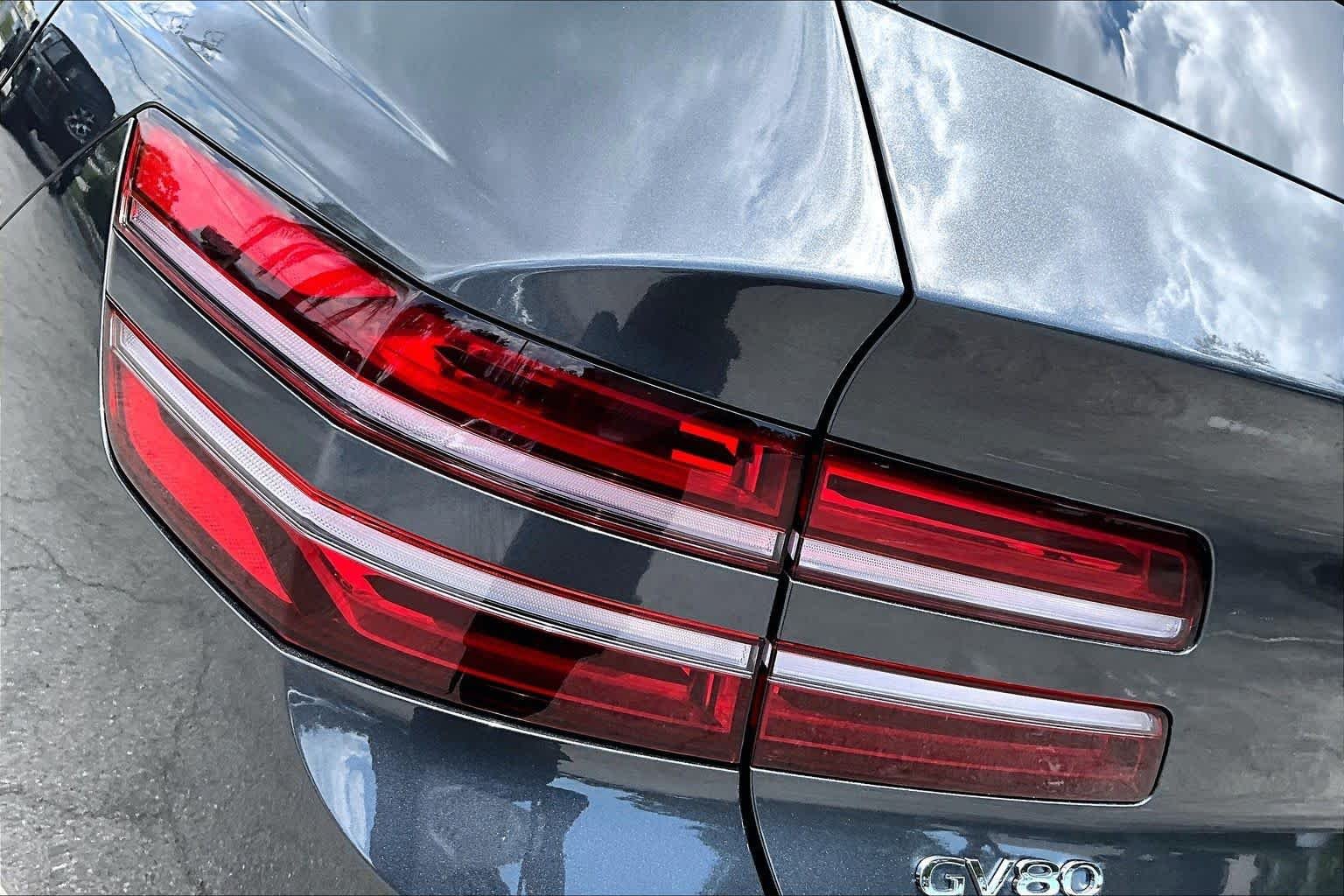 Used 2021 Himalayan Gray Genesis  image 29
