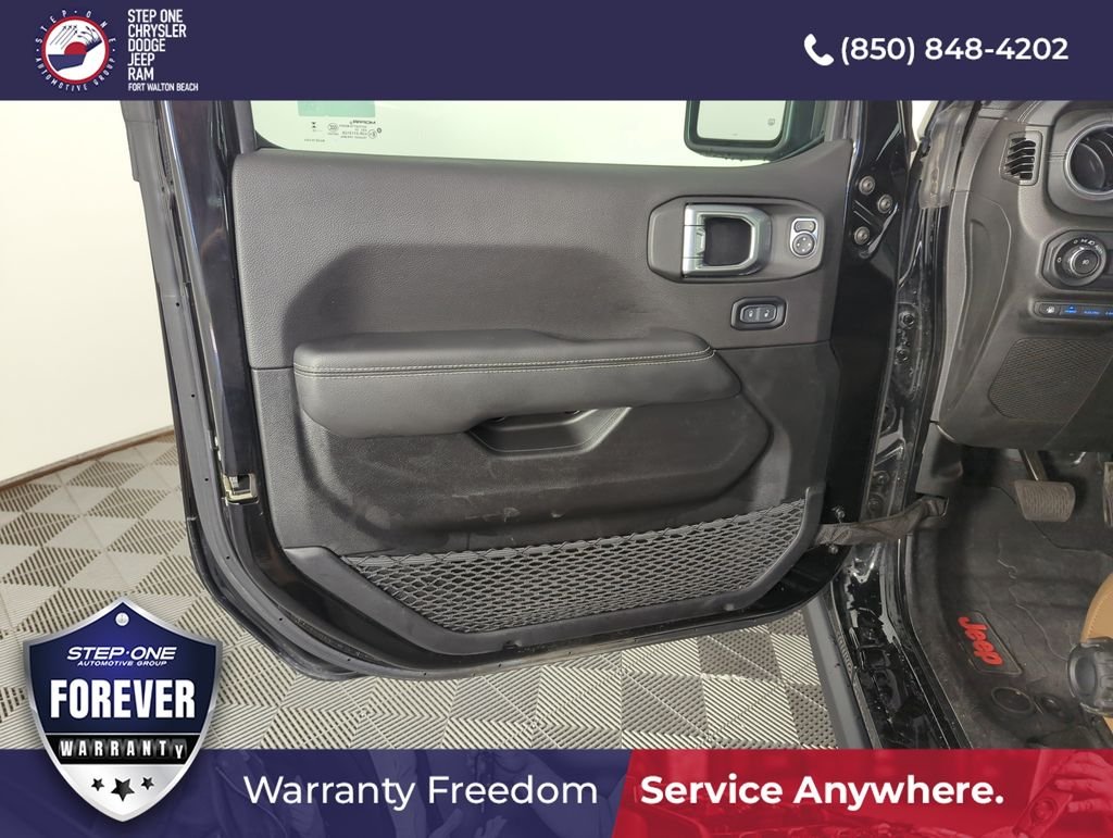 Used 2023 Black Jeep Rubicon 4xe image 17