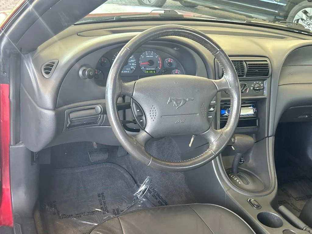 Used 2003 Red Ford V6 image 26