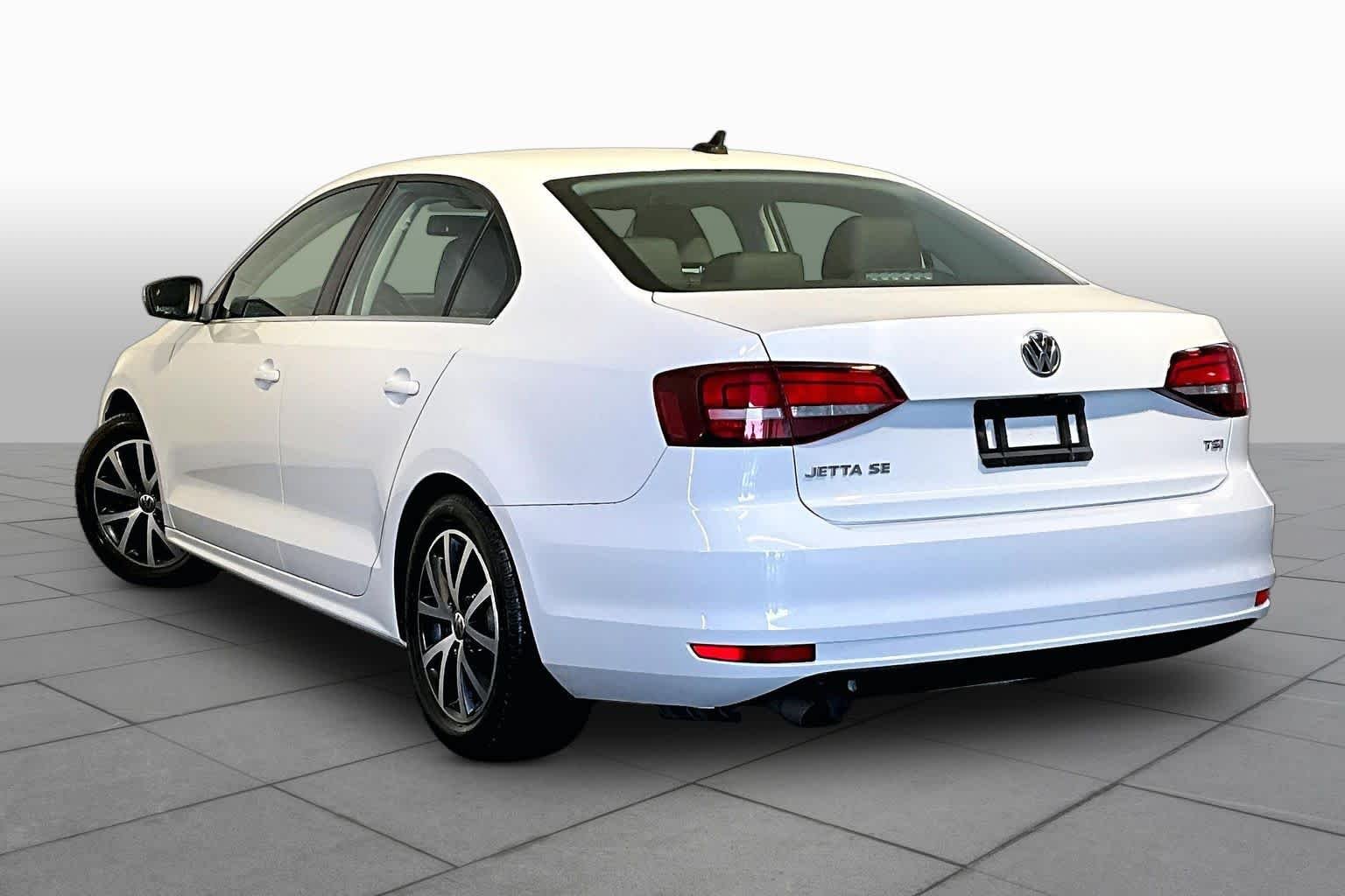Used 2017 Pure White Volkswagen 1.4T SE image 12