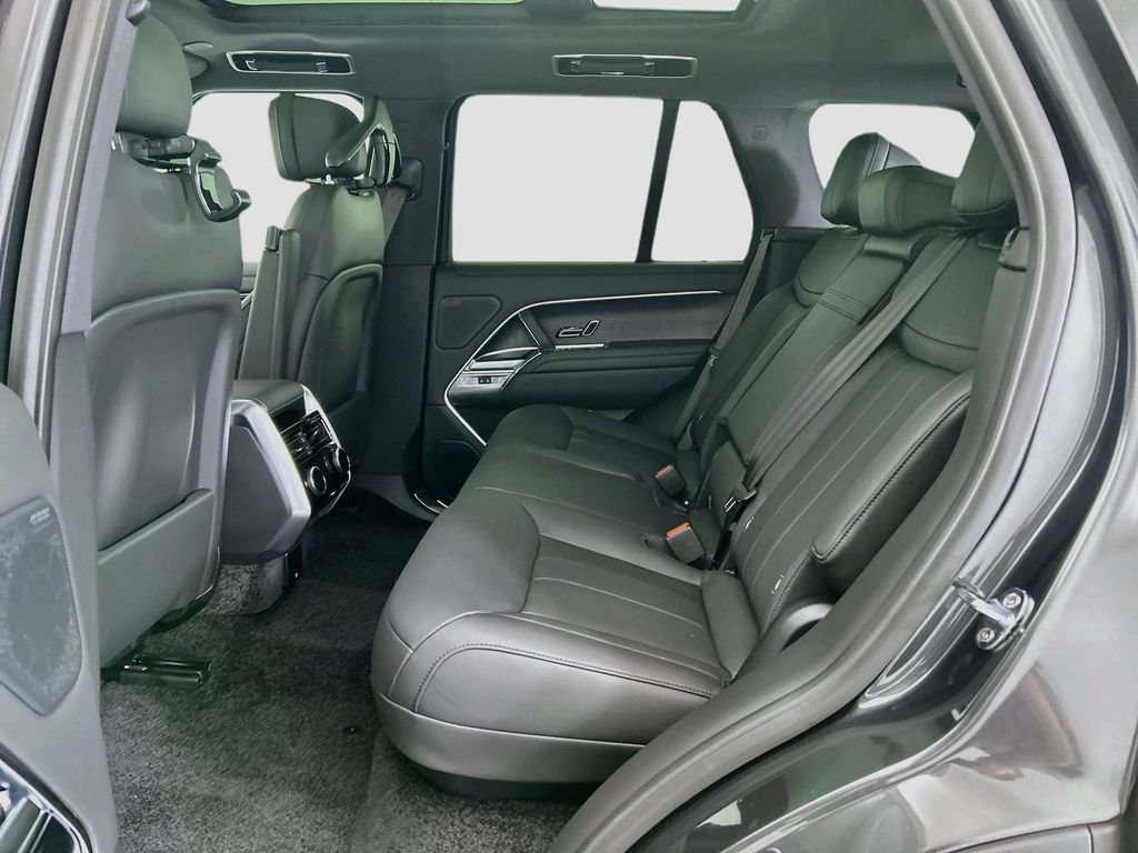 New 2026 Carpathian Grey Land Rover SE image 20