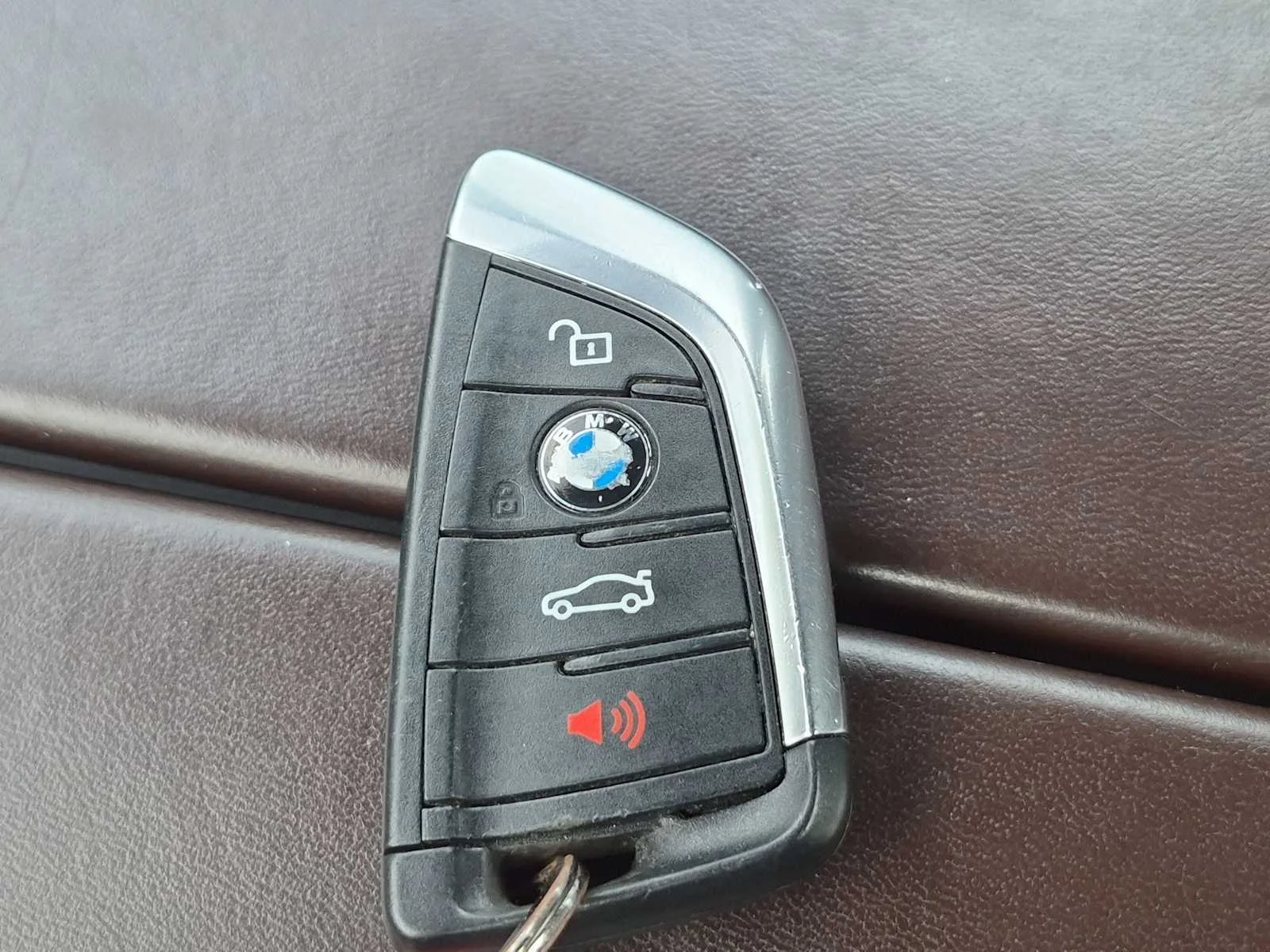 Used 2021 Alpine White BMW 540i xDrive image 37