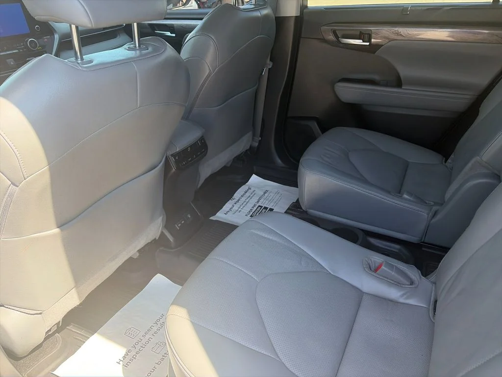 Used 2025 Black Toyota Platinum image 14