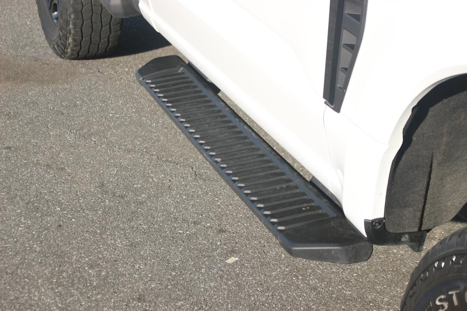 Used 2023 Oxford White Ford XL image 10