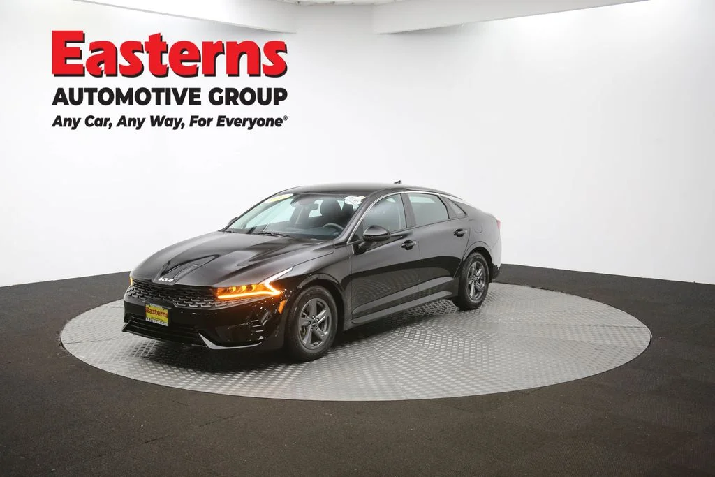 Used 2024 Gray Nissan SV image 55