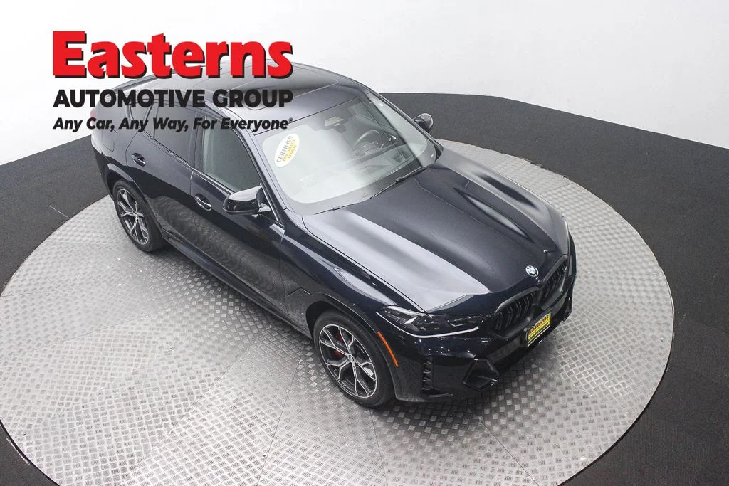 Used 2025 Black BMW M60i image 3