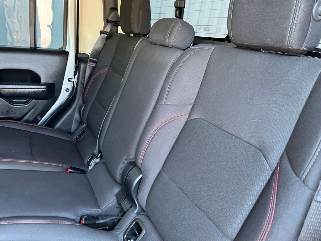 Used 2022 Silver Jeep Rubicon image 35