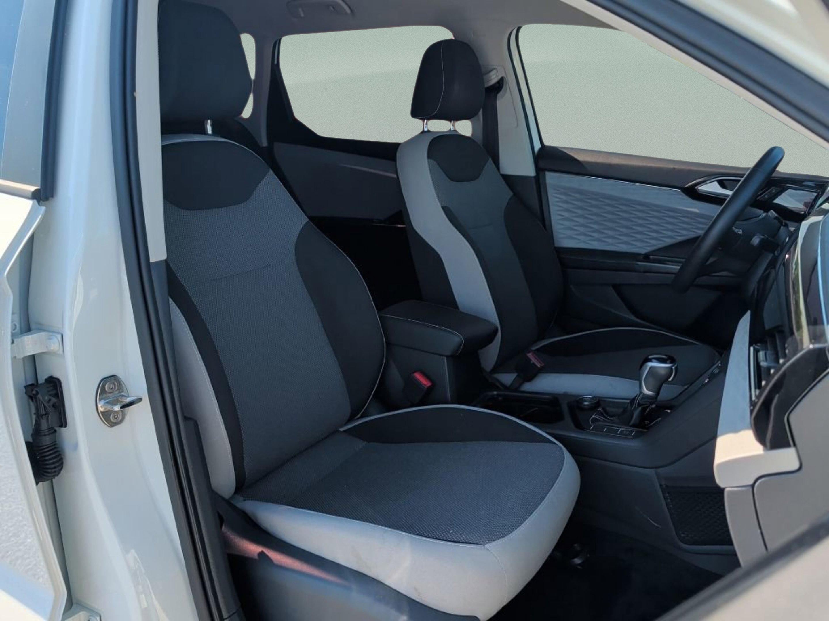 Used 2024 Pure White Volkswagen S image 10