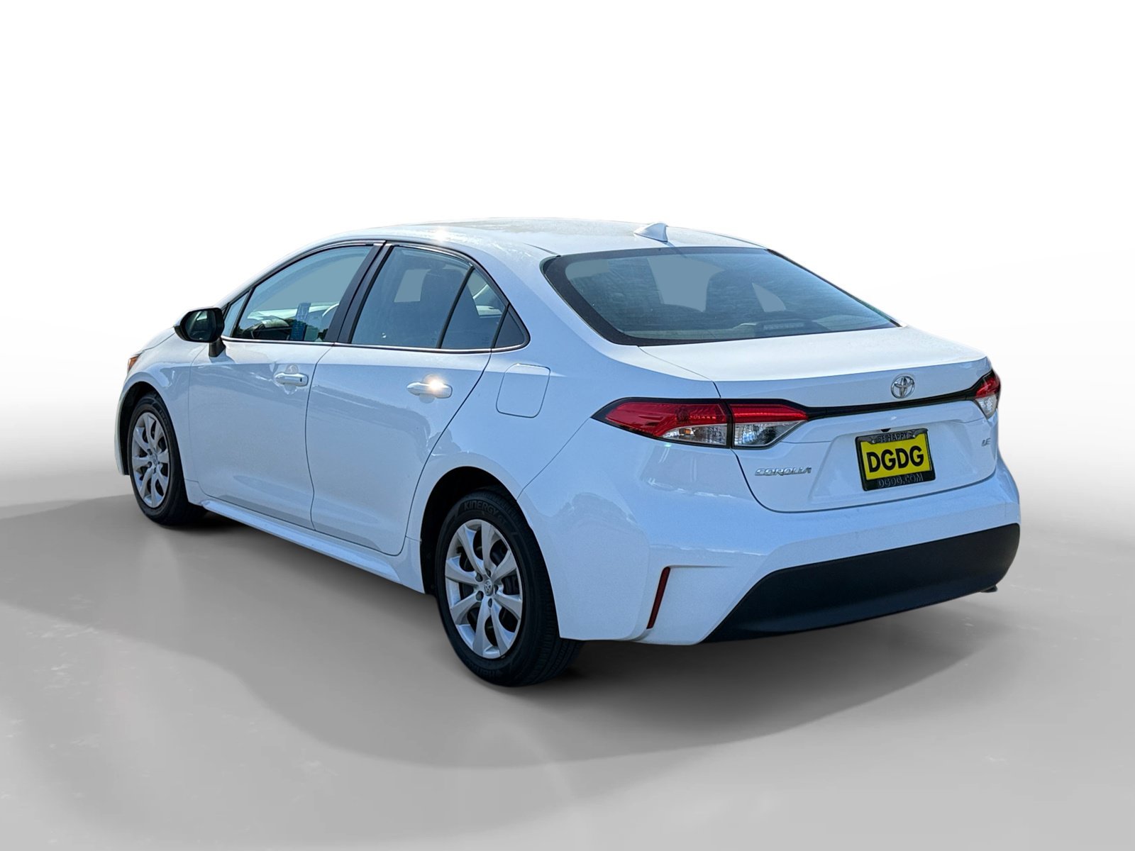 Used 2024 Ice Toyota LE image 3