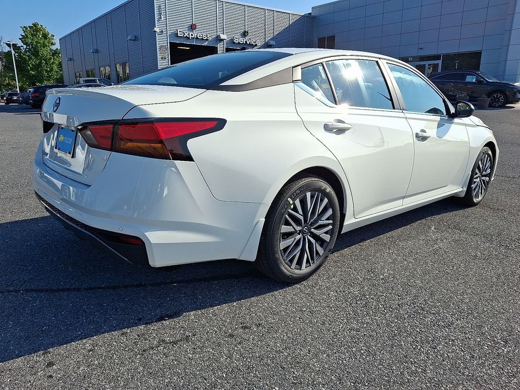 New 2026 White Nissan SV image 4