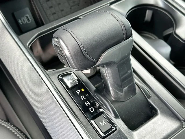 New 2026 White Metallic Ford Platinum image 12