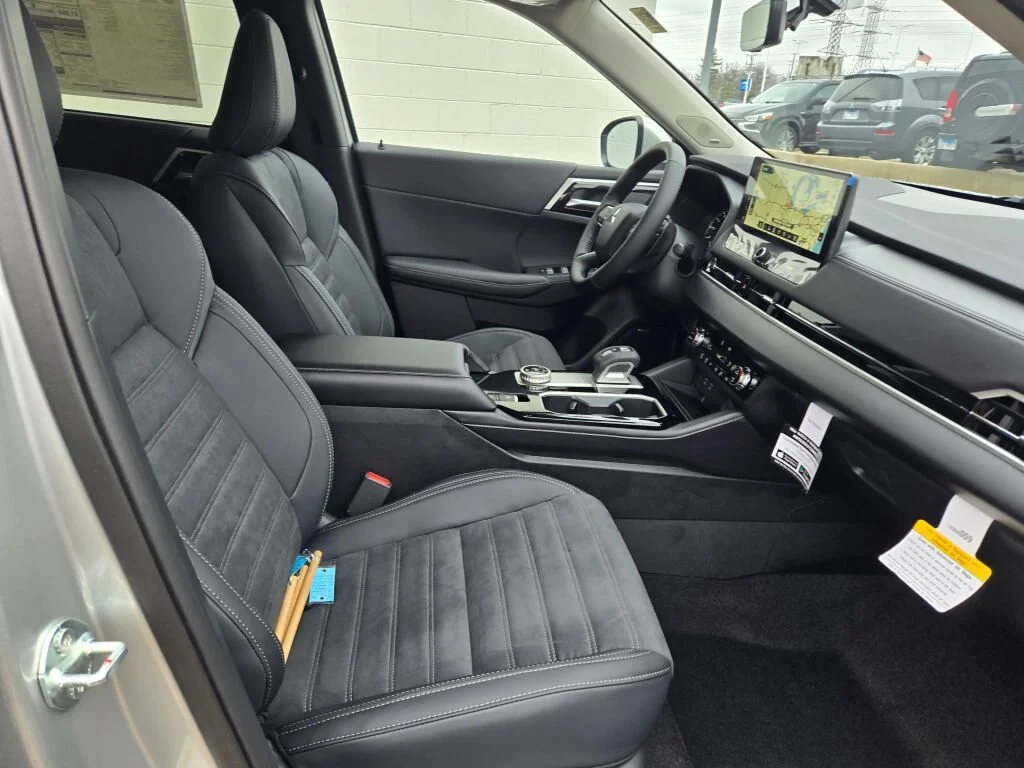 2026 Mitsubishi Outlander SE - Photo 4