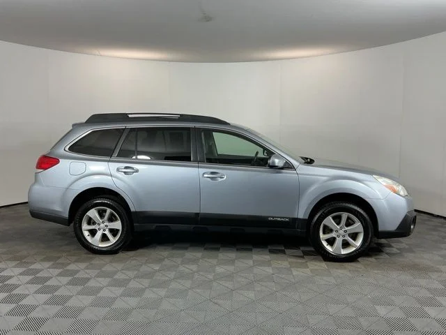 Used 2013 Silver Subaru 2.5i Premium image 4