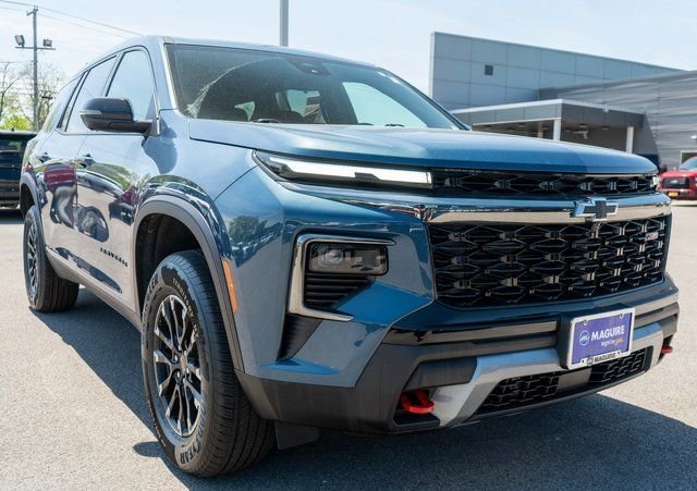 Used 2024 Blue Chevrolet Z71 image 4
