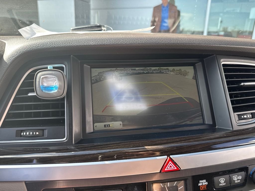 Used 2015 Black Hyundai 3.8 image 7