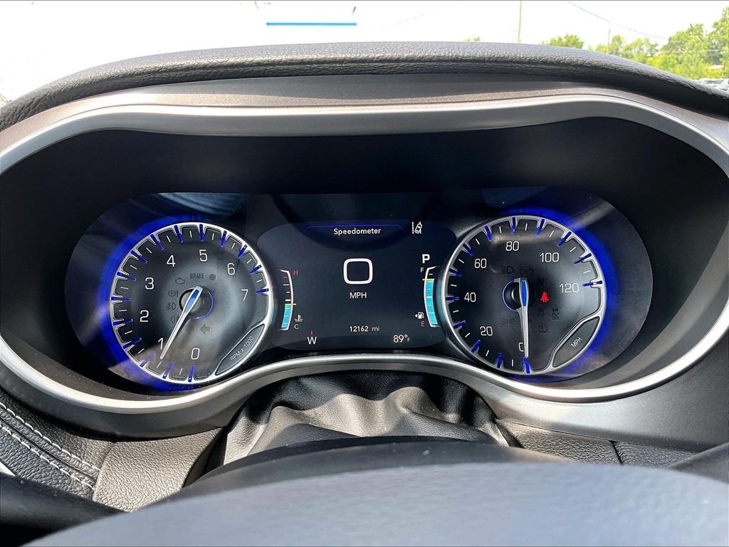 Used 2024 Black Chrysler Touring L image 15