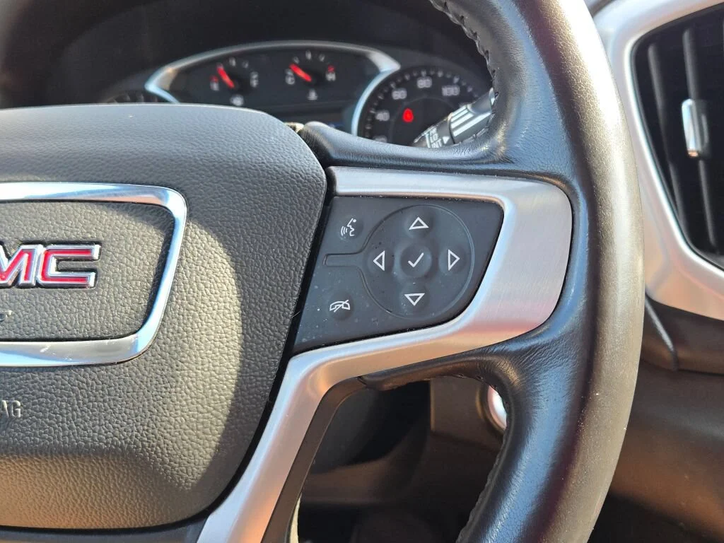 Used 2021 Gray GMC SLE image 26