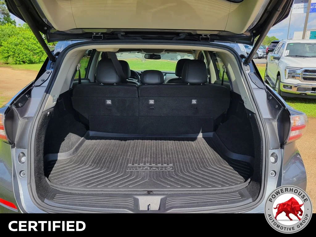 Used 2018 Gray Nissan Platinum image 14