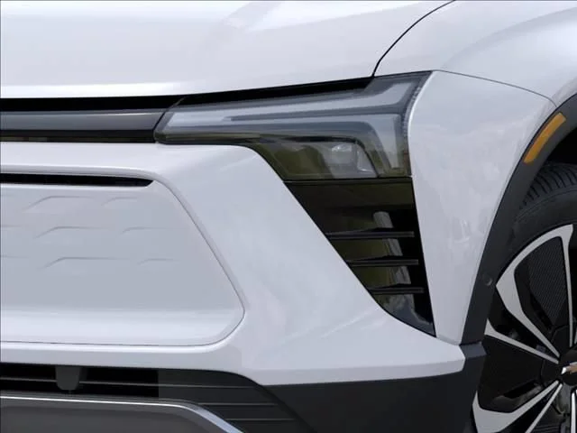 New 2026 Summit White Chevrolet LT image 10