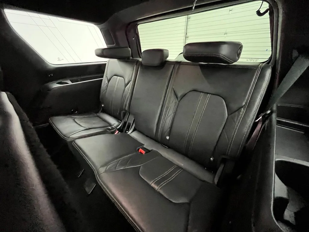 Used 2022 Black Ford Platinum image 43