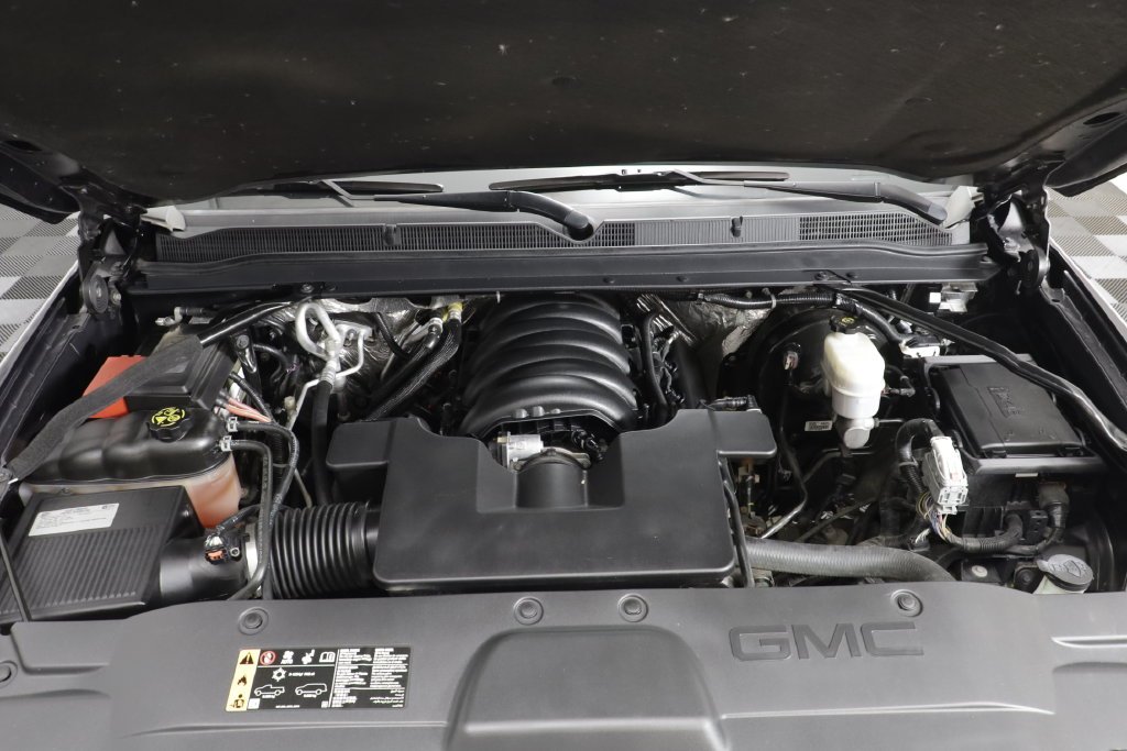 Used 2017 Silver GMC Denali image 28