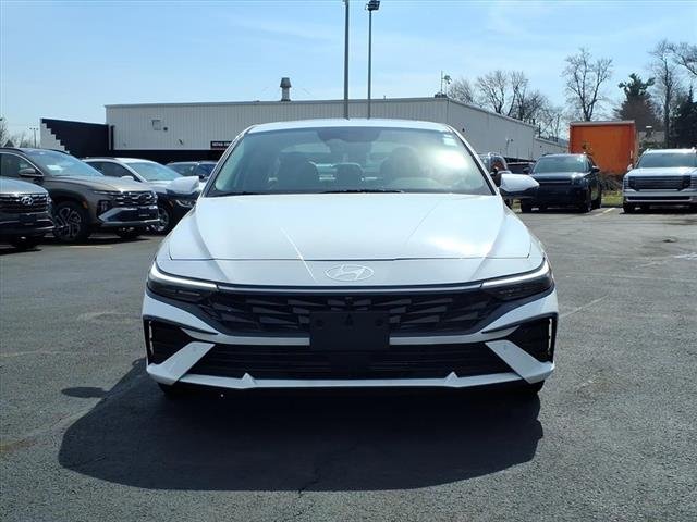 2024 Hyundai Elantra Limited - Photo 8
