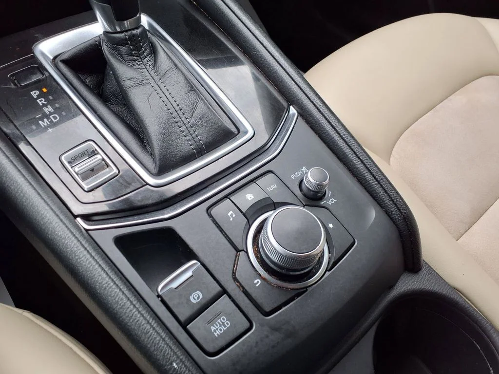 Used 2019 Snowflake White Pearl Mica Mazda Touring image 7