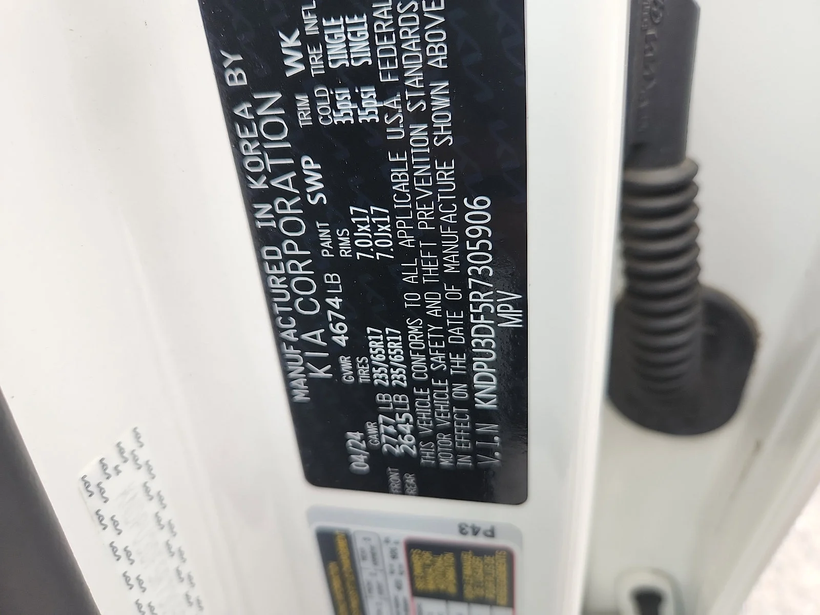 Used 2024 Snow White Pearl Kia LX image 26