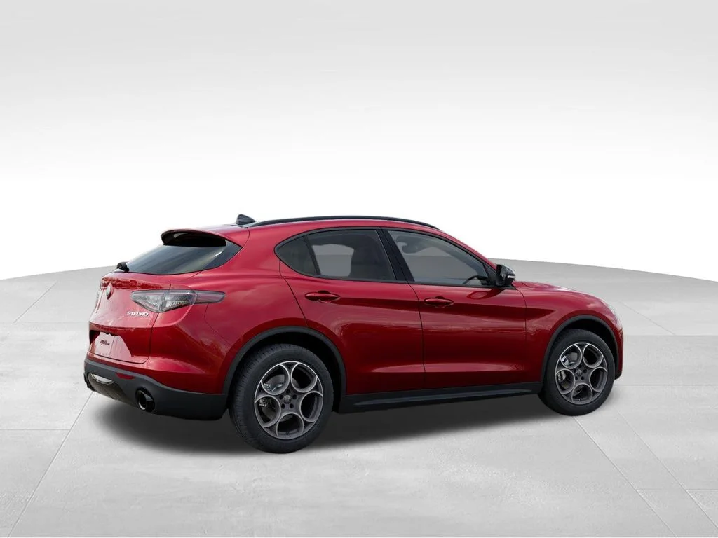 New 2025 Red Alfa Romeo Base image 4