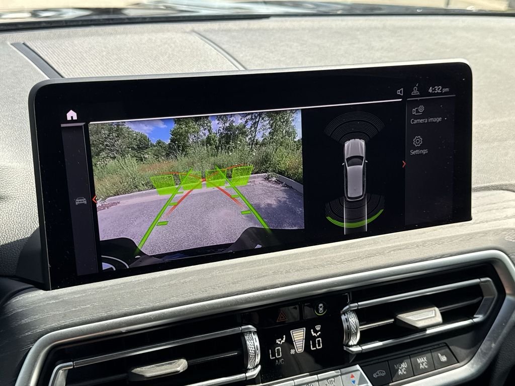 Used 2024 Black BMW xDrive30i image 24