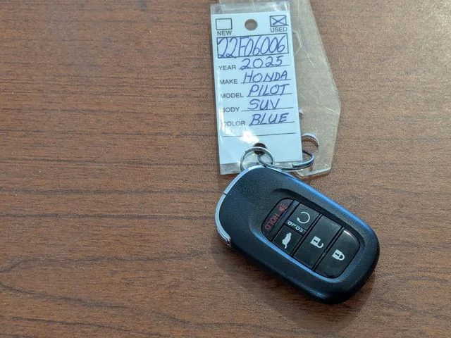 Used 2025 Obsidian Blue Pearl Honda EX-L image 3