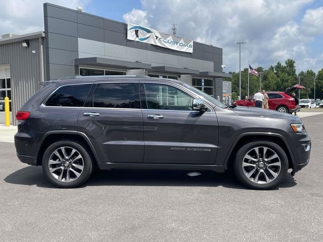 Certified Used 2018 Granite Crystal Clearcoat Metallic Jeep Overland image 3