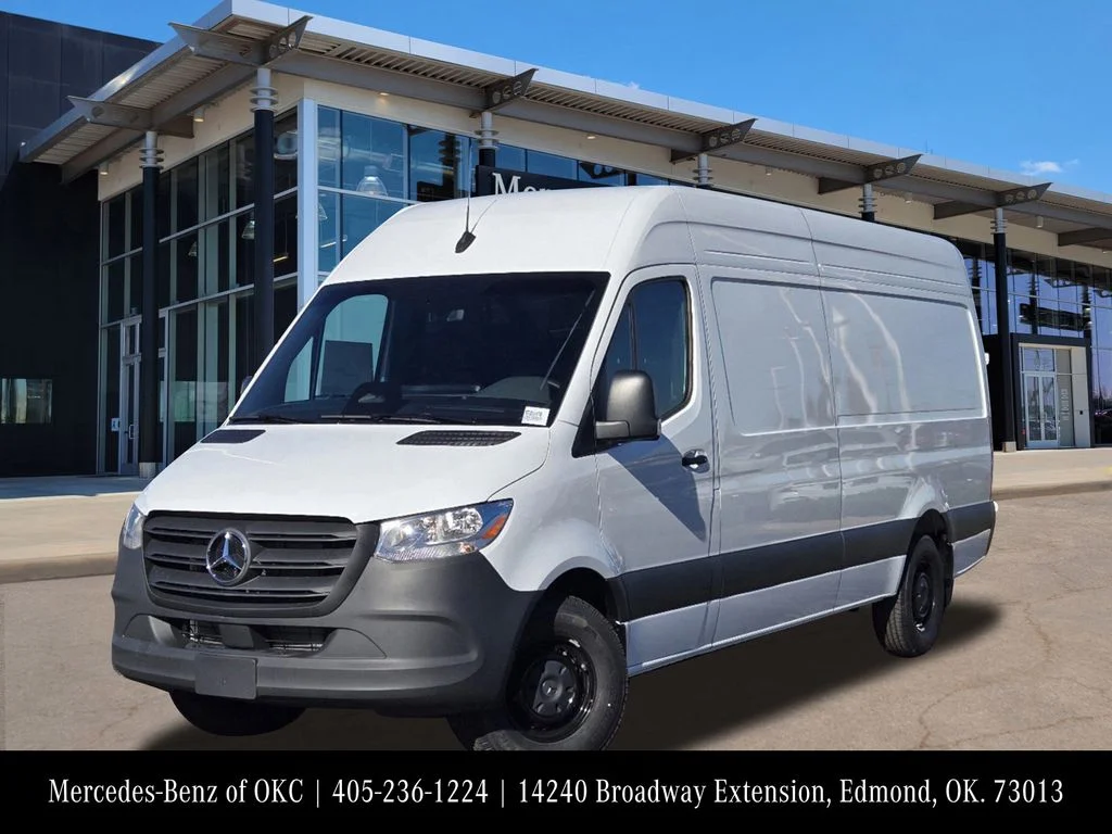 Used 2025 White Mercedes-Benz Cargo 170 WB image 1