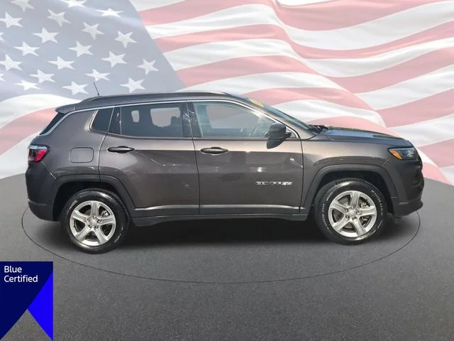 Used 2023 Gray Jeep Latitude image 2