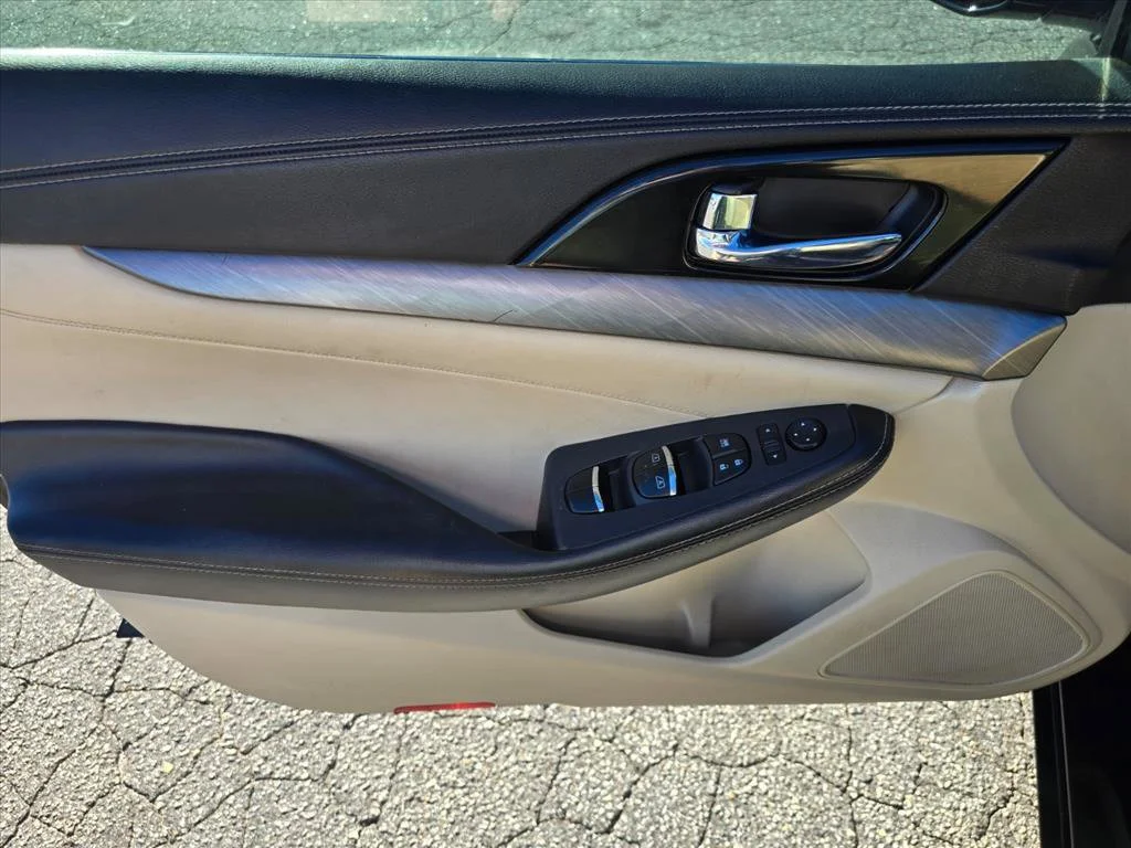 Used 2017 Black Nissan 3.5 SL image 11