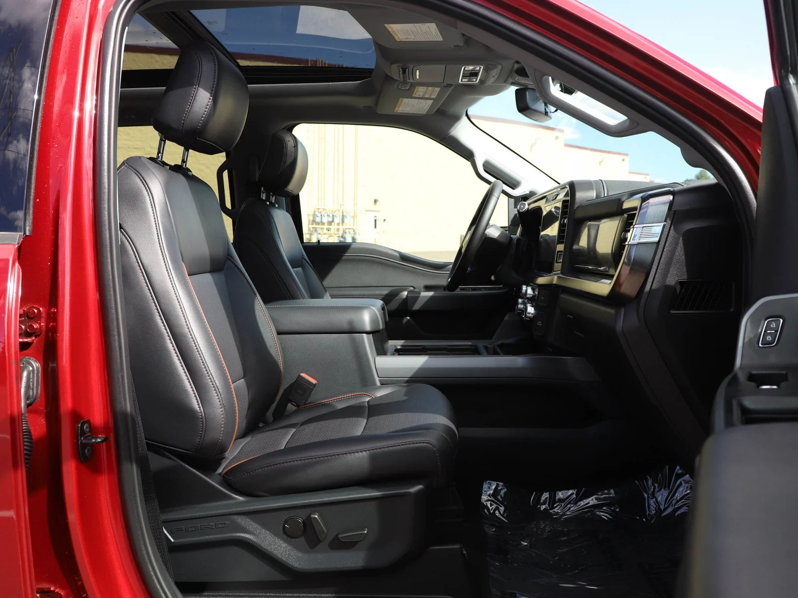 Used 2026 Ruby Red Metallic Tinted Clearcoat Ford LARIAT image 10