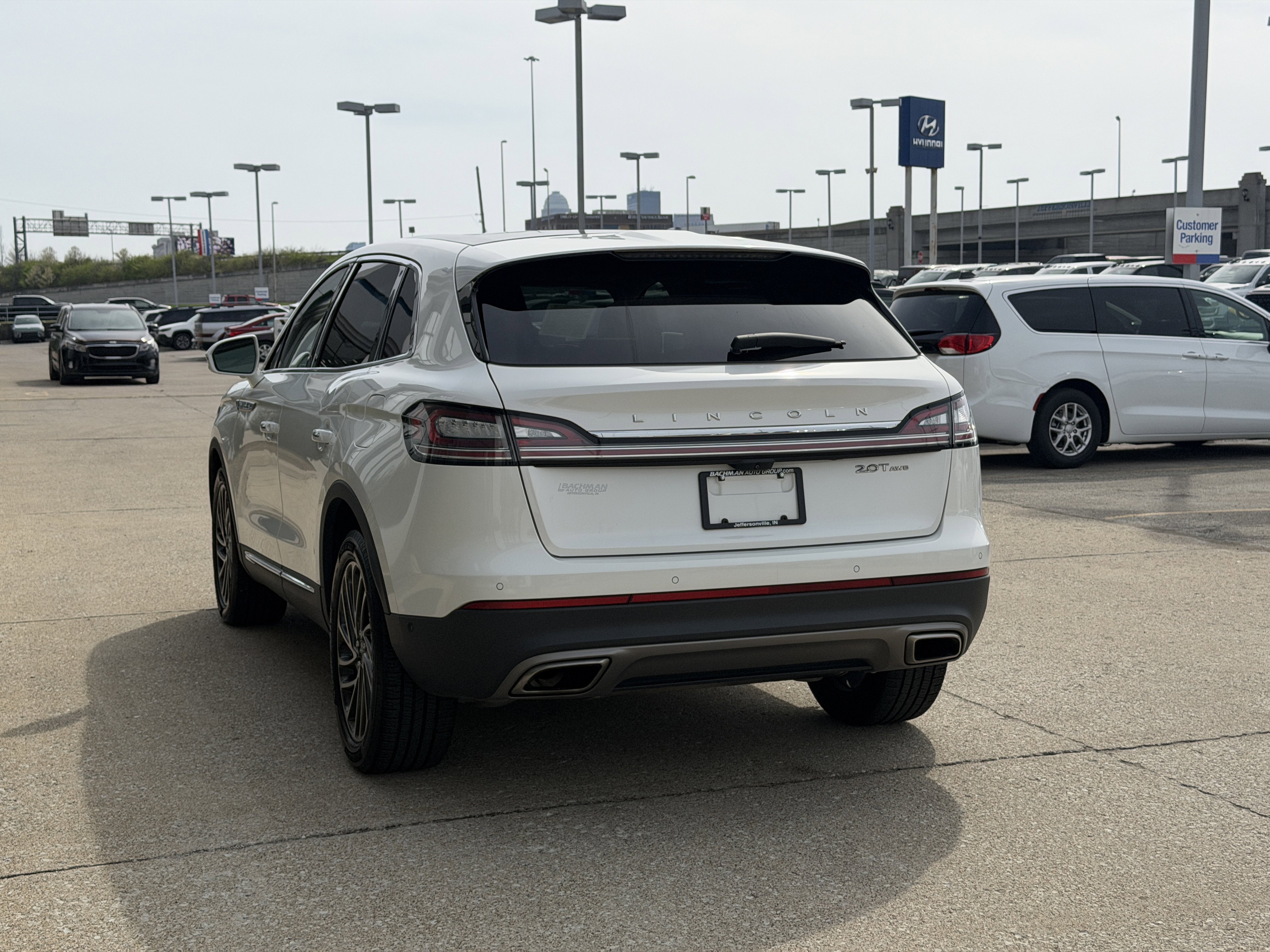 Used 2020 Pristine White Lincoln Reserve image 7