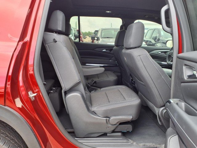 2025 Chevrolet Traverse LT - Photo 10
