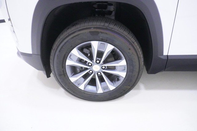 2027 Chevrolet Equinox LT - Photo 11