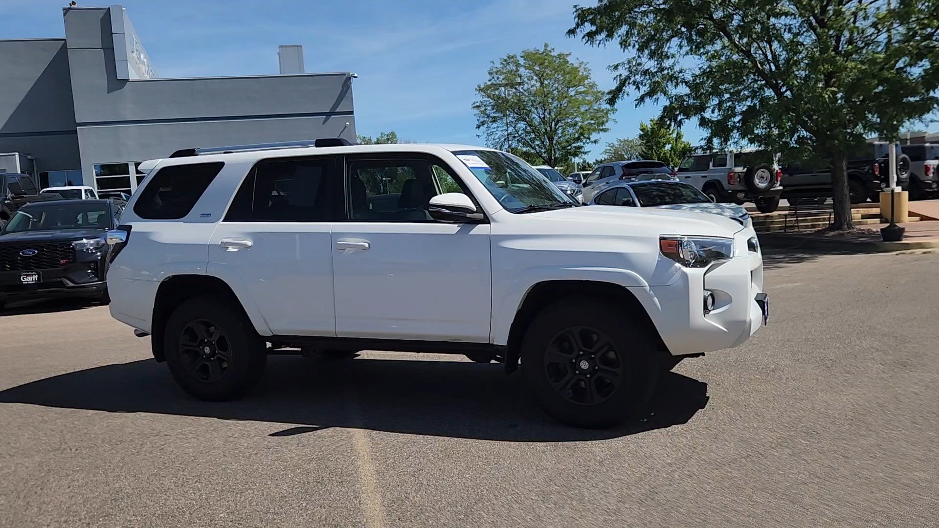 Used 2019 Super White Toyota SR5 image 8