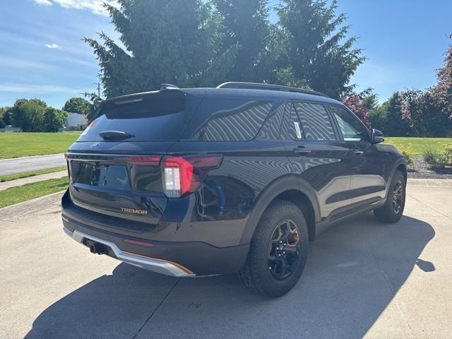 New 2026 Agate Black Metallic Ford Tremor image 8