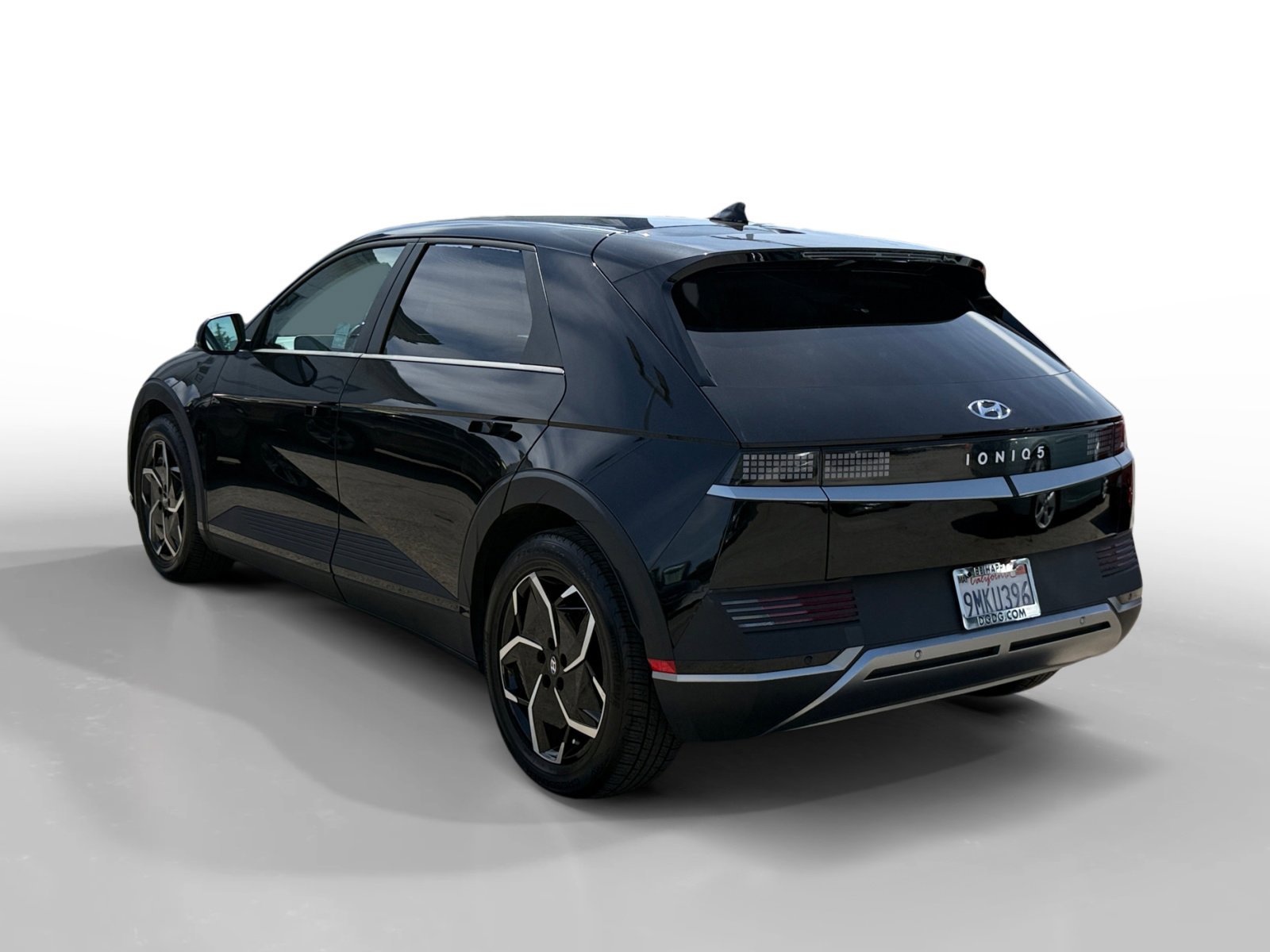 Certified Used 2024 Abyss Black Hyundai SEL image 3