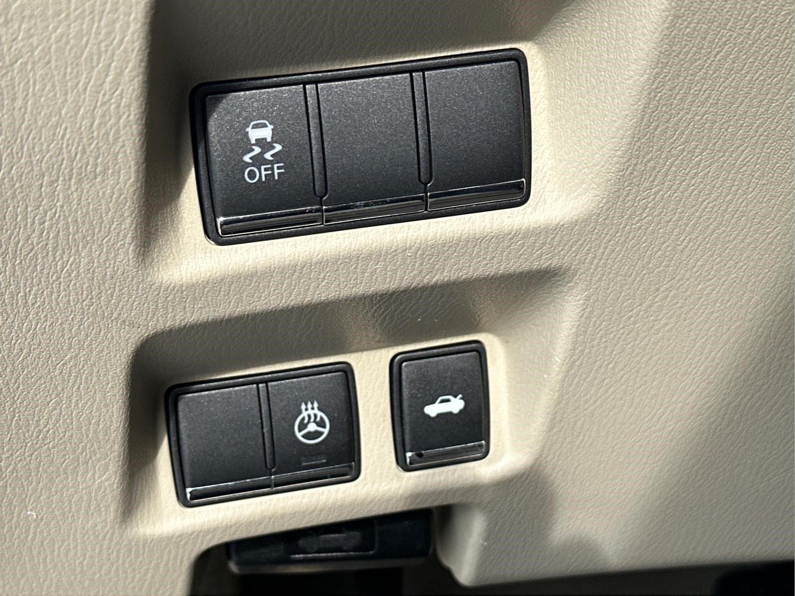 2011 INFINITI M 37 - Photo 19