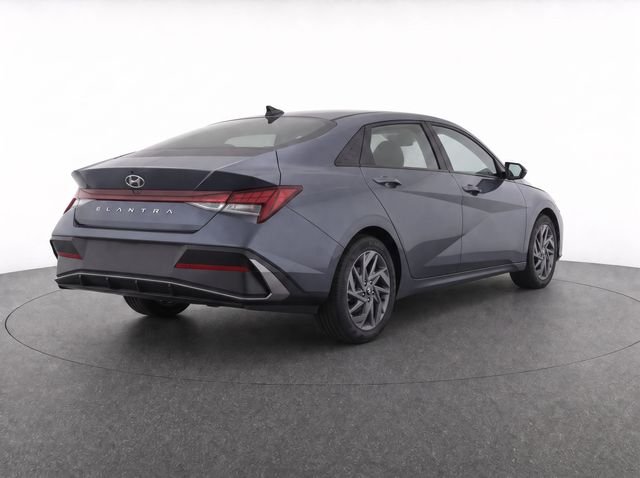 Certified Used 2024 Gray Hyundai SEL image 5