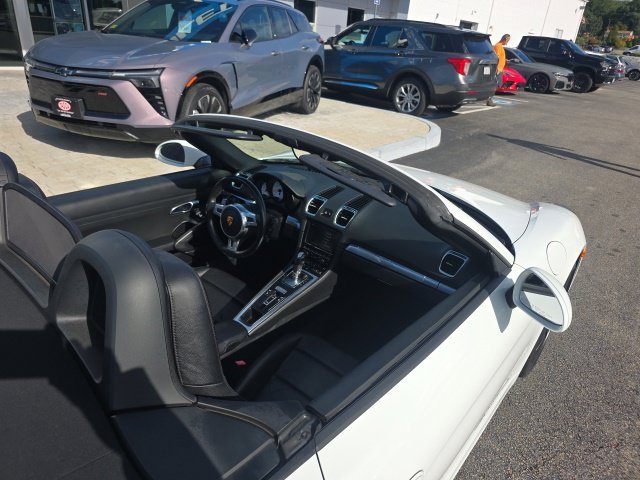Used 2016 White Porsche  image 9