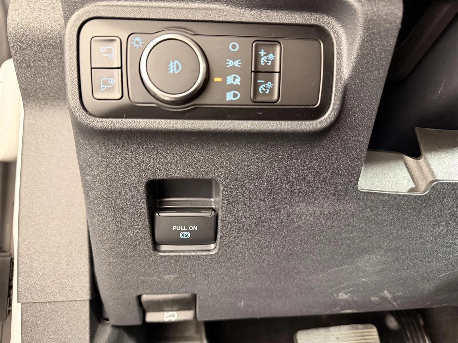 Used 2023 Oxford White Ford Wildtrak Advanced image 26