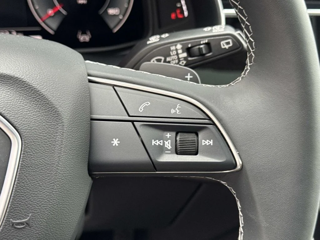 Used 2025  Audi  image 27
