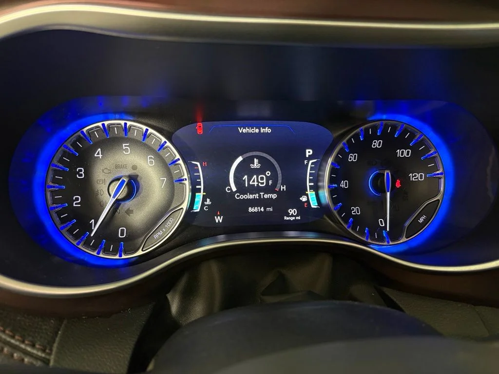 Used 2017 White Chrysler Limited image 22